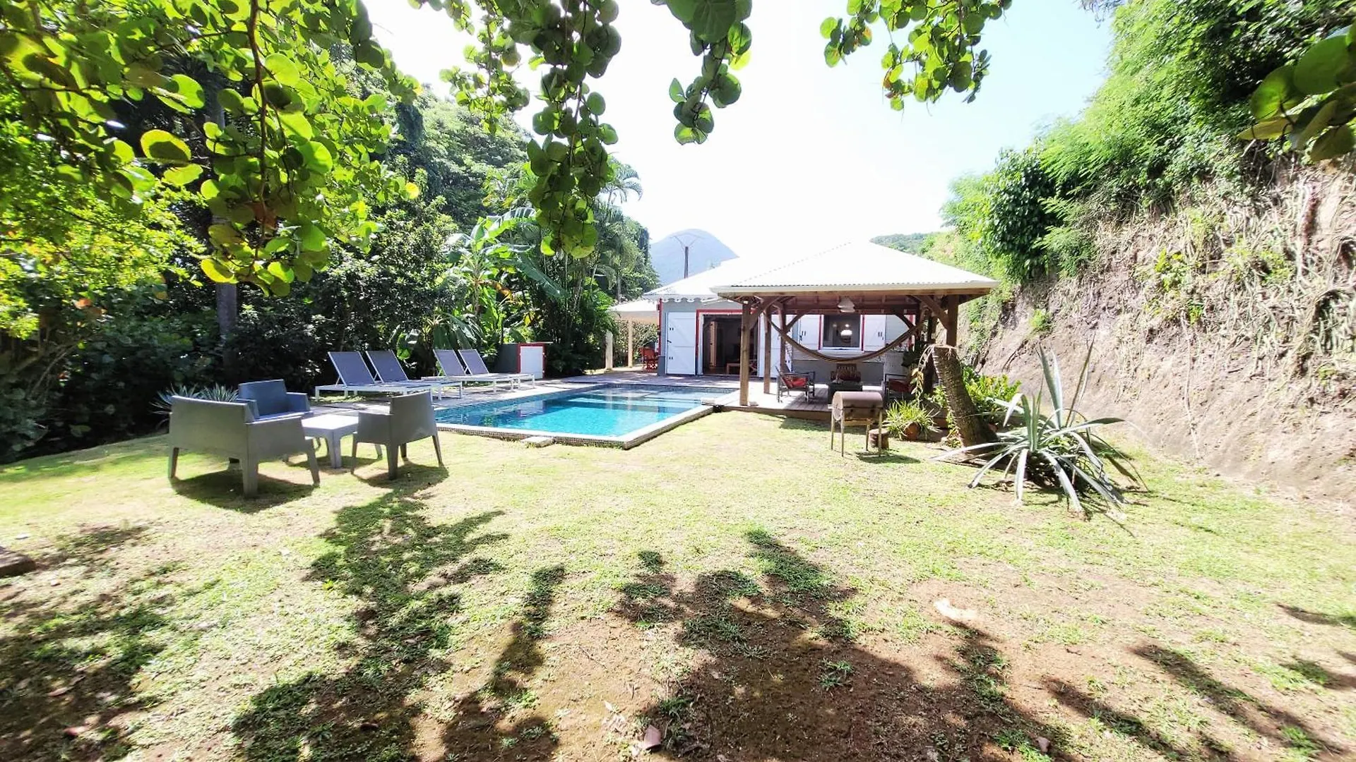 Villa Emeraude - Superb Creole Villa, Direct Access To The Diamant Beach, Amazing Pool Le Diamant